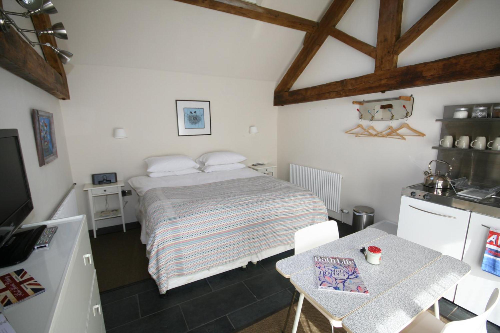 T'S At Lower Rudloe Farm Guest House Corsham Exterior foto
