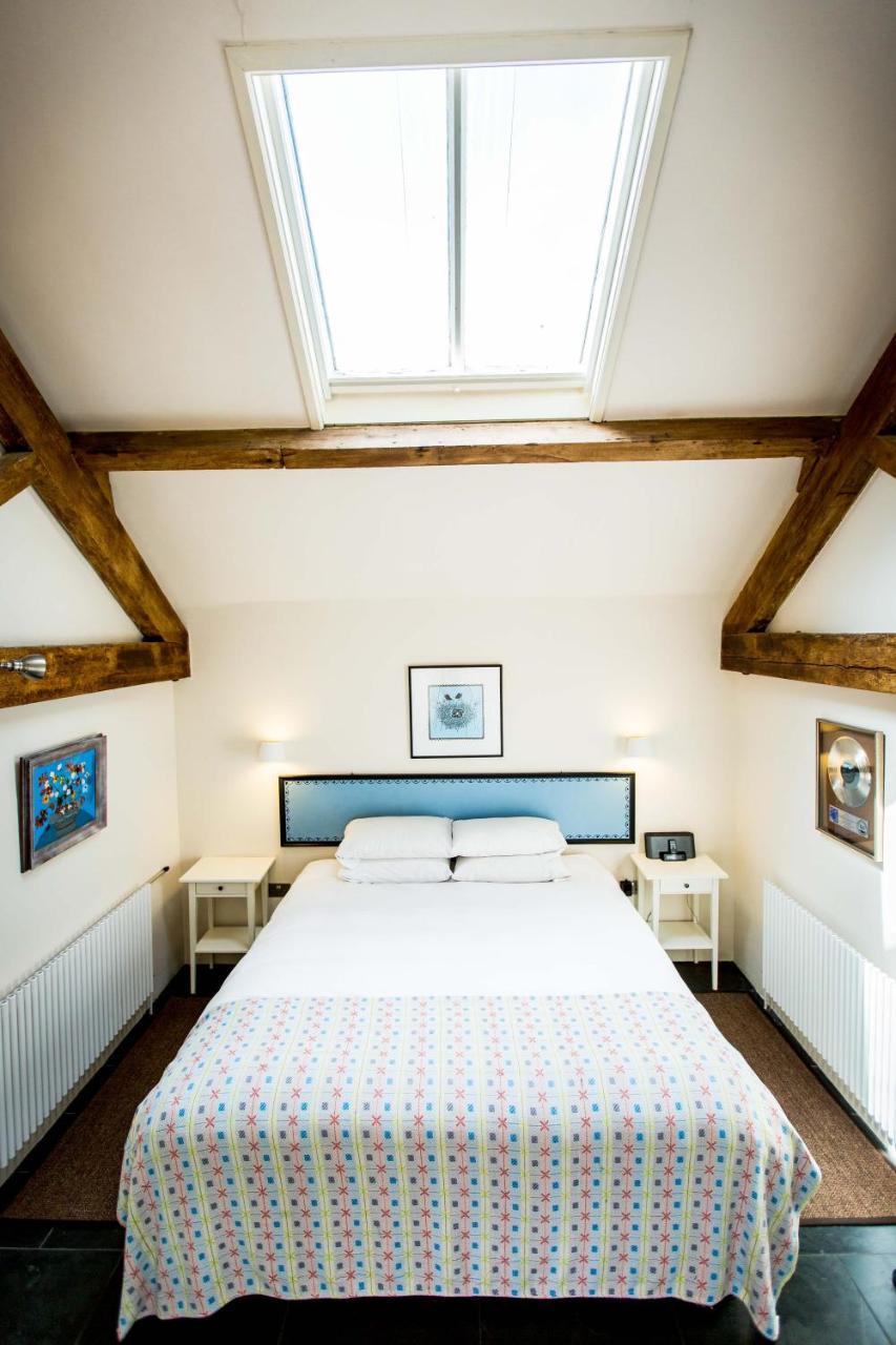 T'S At Lower Rudloe Farm Guest House Corsham Exterior foto